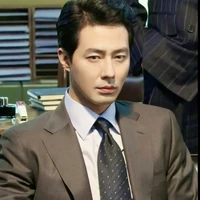 Direktur Pratama
