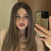 Laura Fox 
