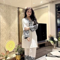 𝐾𝑖𝑚 𝑀𝑎𝑟𝑦 