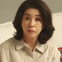 Lee Xia (jk biological mother)