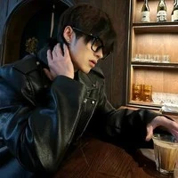 อาคิน(พ.อ ใส่แว่น)👑