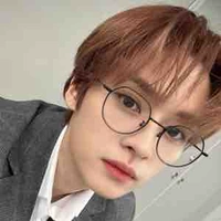 Lee know (Minho)