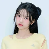 Vinara Indah Angela [kakak kecil]