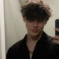 Eric🇷🇺:น้องพระเอก