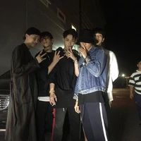 พวกเพื่อนพระเอก