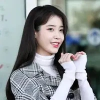 Jeon IU/(DA)