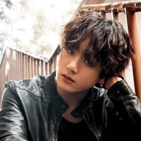 Jungkook (Sireno Alfa Dominante)