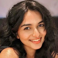 Maya Kapoor (FL cousin & bff)