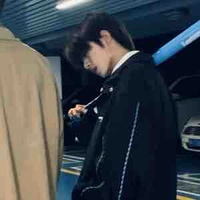 มาร์เชียล(เพื่อนพ.อ+พี่ของมาร์โลว์)