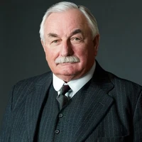 Diretor Gilbert