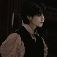 Kim Taehyung (rare blue blooded human)