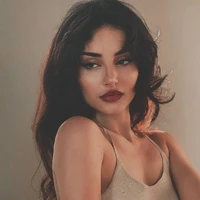 Tina (demie-sœur de Zarah)