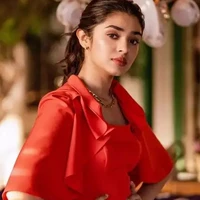 NAIRA RAGHUVANSHI [ FL SISTER]