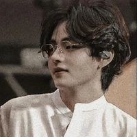 𝑲𝒊𝒎 𝑻𝒂𝒆𝒉𝒚𝒖𝒏𝒈 ♥︎