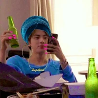 Dumb author 😘💅🏼