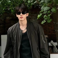 ลิเวอร์ สิงหราช ( แฟน แพรวา )