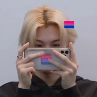 𝑨𝒖𝒕𝒐𝒓𝒂