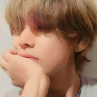 Kim Taehyung (18 ans) Oméga