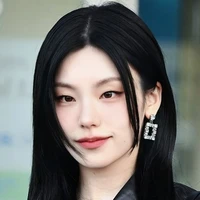 Hwang Yeji (Alpha) Sœur de Hyunjin 