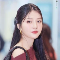 Reine Nabella  [bodyguard Luna]
