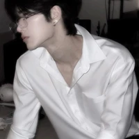 ภาม (รุ่นพี่)