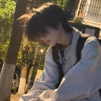 อาย•ปัจจุบันก่อนหลุดเข้าไป•