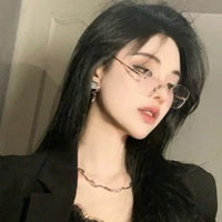 Emily ( Anna friend)