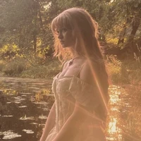 •𝑪𝒉𝒂𝒓𝒍𝒐𝒕𝒕𝒆 - 𝑁𝑒𝑣𝑖𝑙𝑙𝑒 🌼{