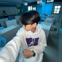โฟร์{นักดนตรีมือกีตาร์โปร่ง}