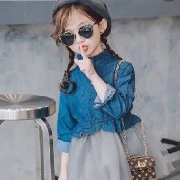 ลูซี่(ตอนเด็ก+พี่สาว)​