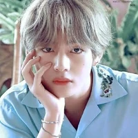 รุ่นพี่ อ๊อฟ (เป็นแวมไพร์)พ.อ