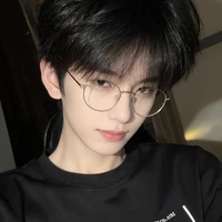 ลูคัส(พ.อ.+เด็กเนิร์ด)