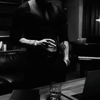 เหว่ยเฉียง//พ.พ.อ