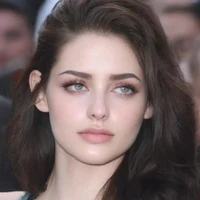 Nicole (2nd Yr Stud. / Ex-gf of Nolan)