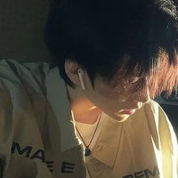 นาม[ตัวเอก]
