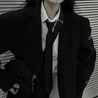 อาจิน (เจ้าของค่าย+เพื่อนพระเอก)