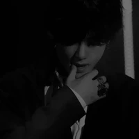 Kim Taehyung (CEO of Kim empire/Ê)