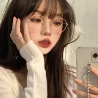 นาเดีย//พนอ.