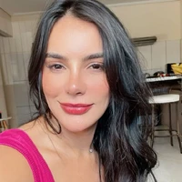 Mariana (mãe da KL)