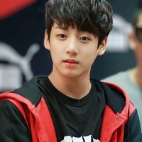 Jeon Jungkook (E)