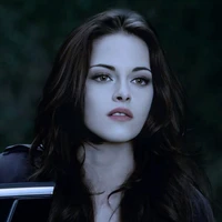 queen bella Lucia