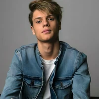 ACE(crush sur Sonia)héro