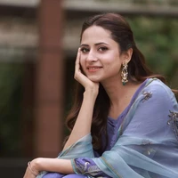 Seema Sharma( FL aunt)
