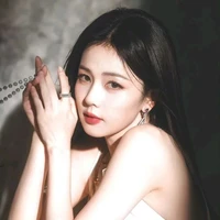 ยูฟ่า|นางเอก