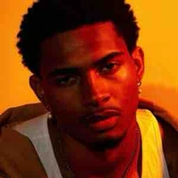 (Daisy’s boyfriend) chris 