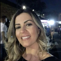 Naomi (mãe do pedro)
