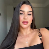 Fabiana (irmã do meio)