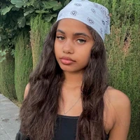 LENY (amie de FLORA)