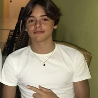 RONALD DAVILO (meilleurs ami de ISSAC)