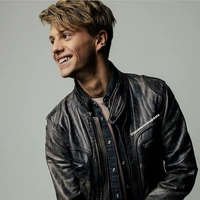 EMILIO  GONSALES(AMI avec YZZY)